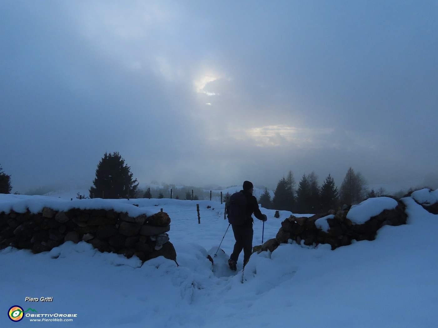 54 Il sole dietro le nuvole.JPG